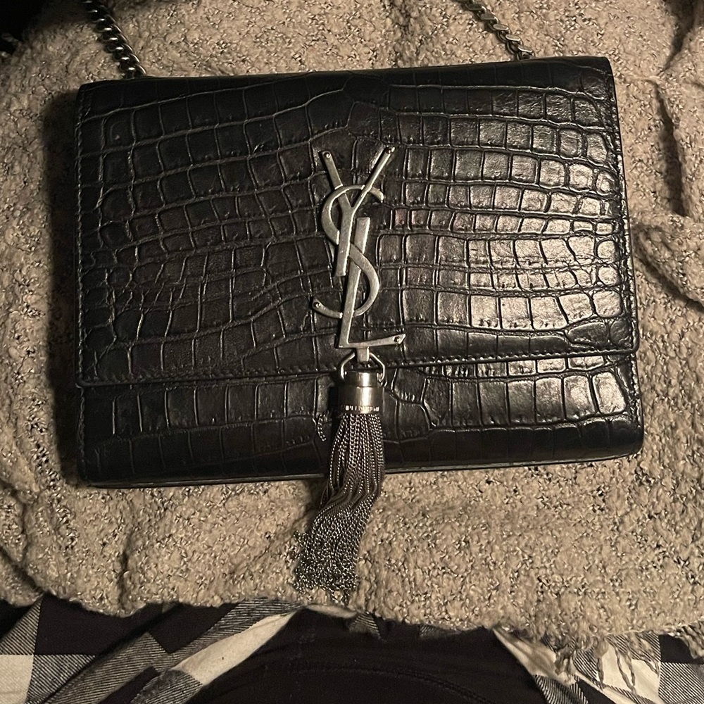 $2,290 RETAIL• $1,000 USED